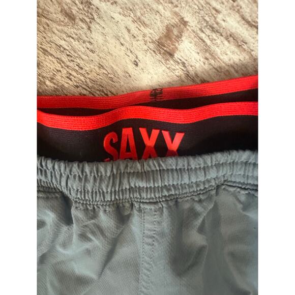 SAXX Men’s lined active shorts in gray size M - Picture 2 of 6